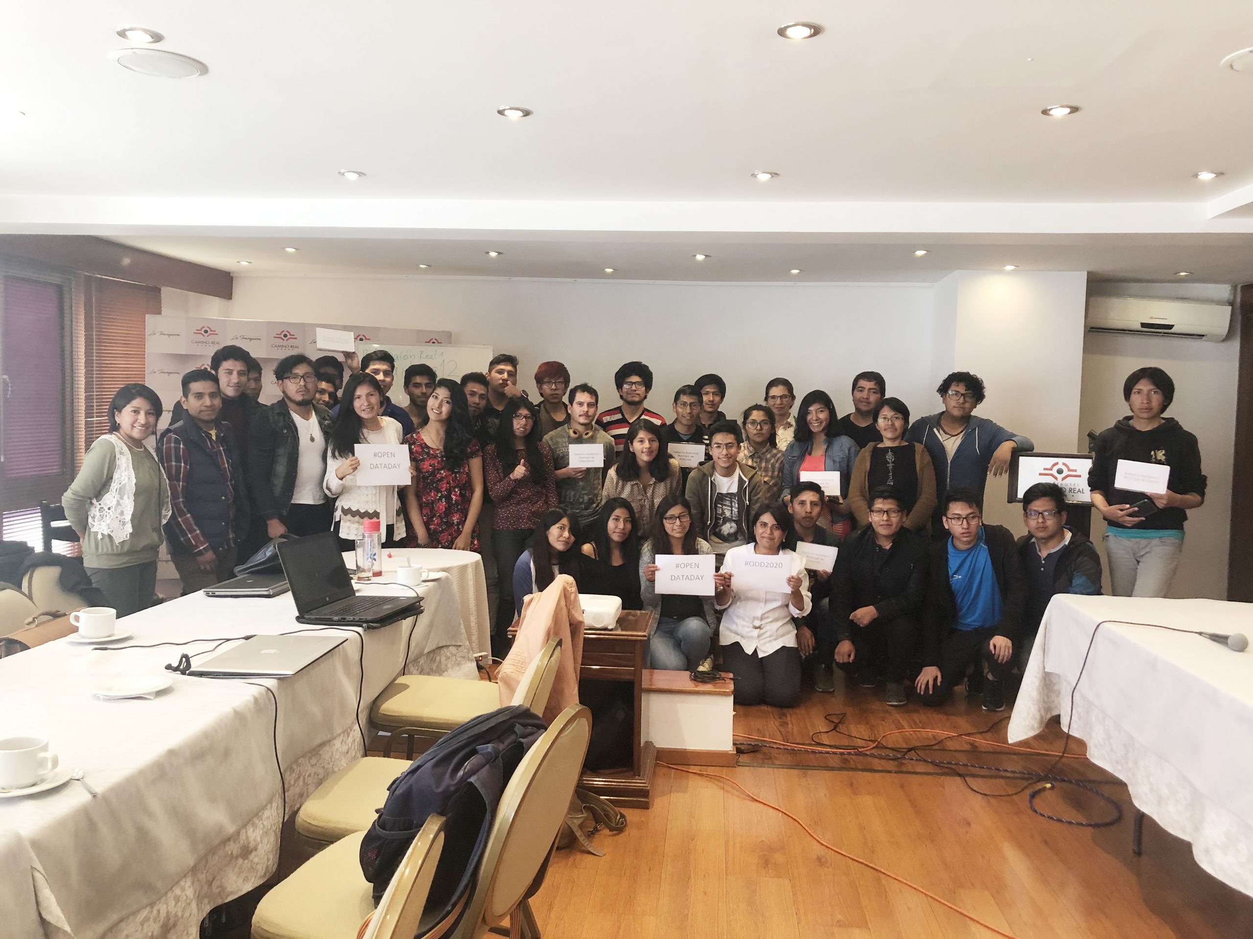 Fundación CONSTRUIR promueve un Campamento de datos de contratación pública en Bolivia: Open Data Day 2020