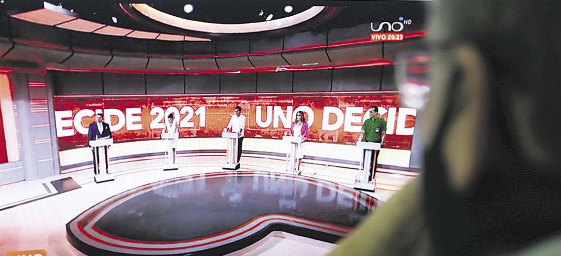 debate-de-candidatos-en-la-red-unofoto-jorge-ibez_1642234599_1140x520