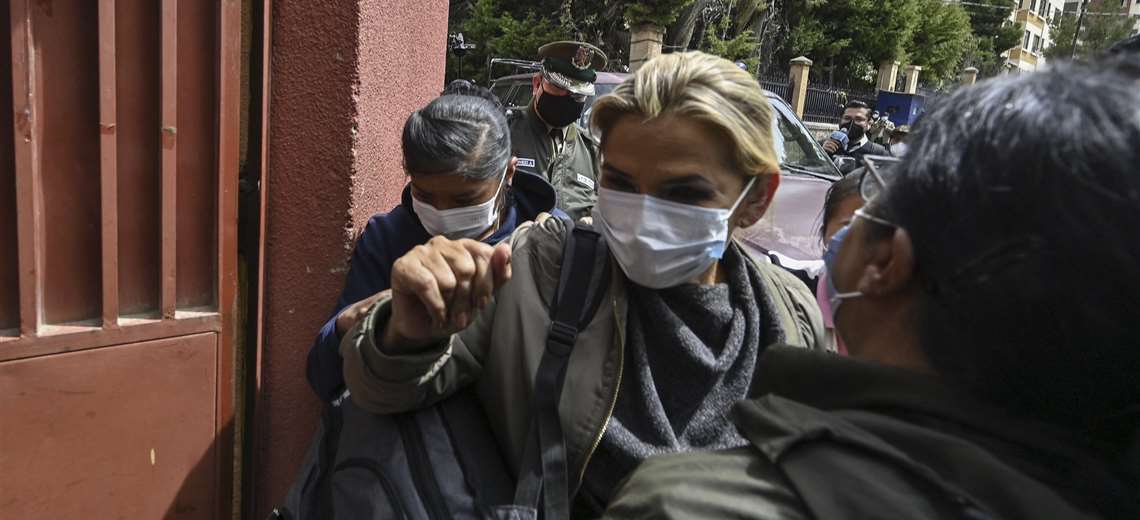 ez-fue-a-la-crcel-acusada-de-terrorismo-sedicin-y-conspiraci_1074484955_1140x520 ez-fue-a-la-crcel-acusada-de-terrorismo-sedicin-y-conspiraci_1074484955_1140x520